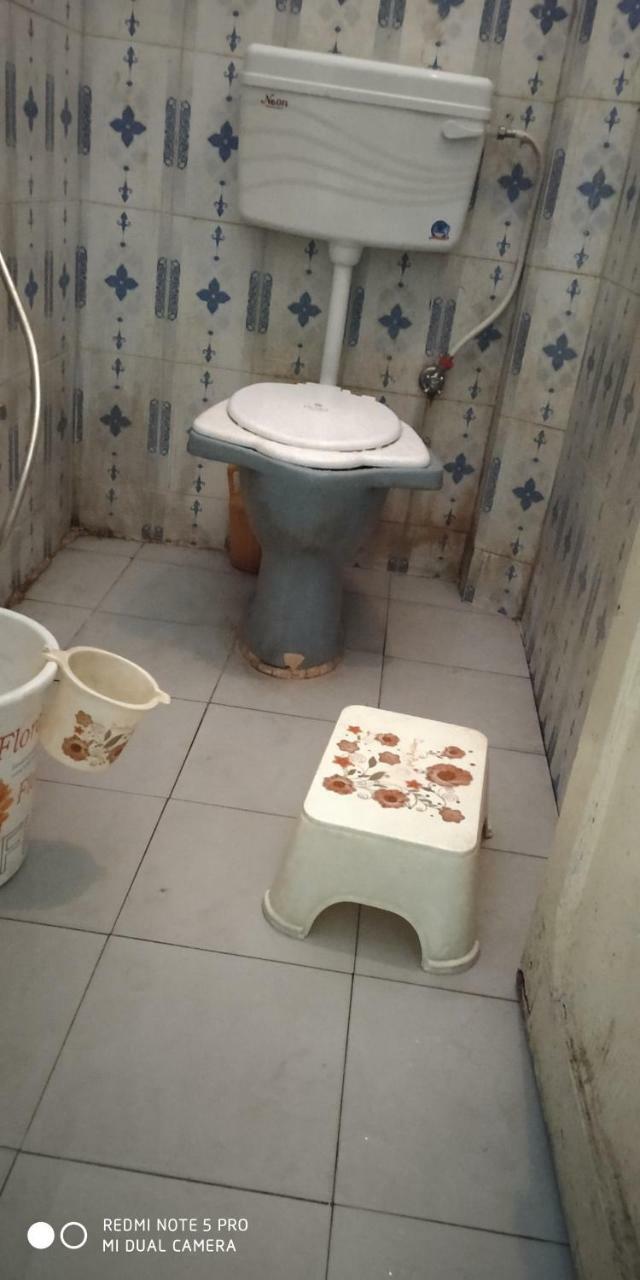 Hotel Uttam Nivas Αχμπανταμπάντ Εξωτερικό φωτογραφία